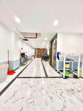 Bán tòa CCMN Cầu Giấy tại Dương Quảng Hàm, 98m2, dòng tiền 1,2 tỷ/năm, oto vào nhà, giá 20.3  tỷ