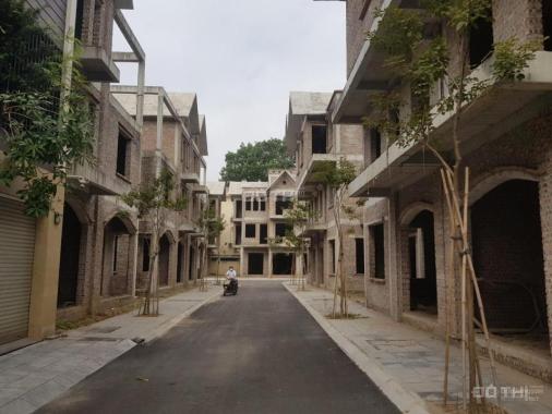 Bán biệt thự vip bán đảo Linh Đàm DT từ 100m2 sổ đỏ sang tên ngay, sẵn nhà xây thô kinh doanh đỉnh