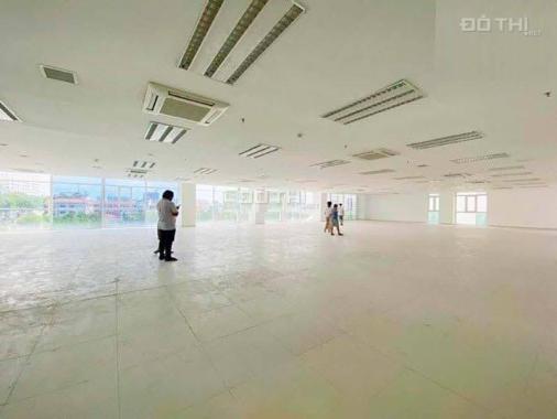 Bán tòa nhà văn phòng khu Bình Thạnh diện tích 658m2 đất có 7 tầng + sân thượng