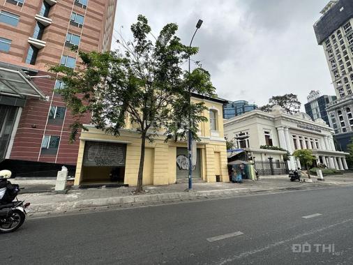 Cho thuê nhà mặt bằng vị trí đẹp mặt tiền Võ Văn Kiệt diện tích 446m2 có 2 tầng