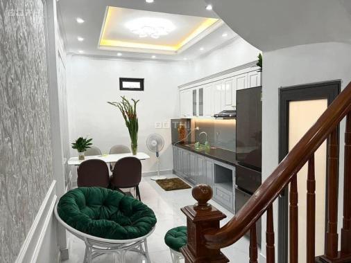 Cần bán gấp nhà phố Trần Bình 38m2, 4T, đẹp lung linh, tặng full nội thất, về ở ngay, 4.15 tỷ