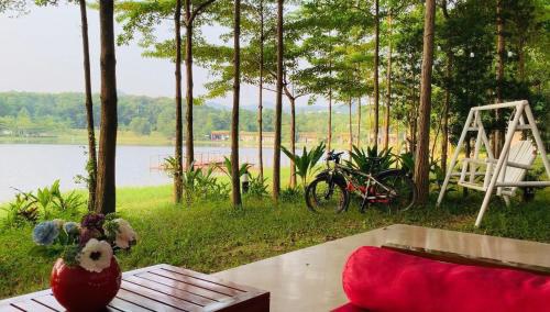 Bán biệt thự mặt hồ Forest Villa Flamingo Đại Lải 140m2