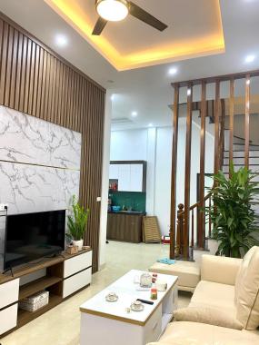 CHÍNH CHỦ NHỜ BÁN NHÀ TẠI THANH TRÌ - Ô TÔ ĐỖ GẦN NHÀ - NHÀ 5 TẦNG FULL NỘI THẤT 40M NHỈNH 2TY%