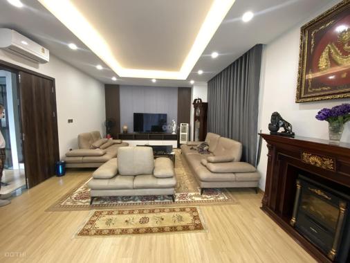 Bán nhà phố Hoàng Cầu- lô góc Mặt tiền khủng 18m- Đầu tư kinh doanh bất chấp- sổ đỏ 100m2 vuông vắn