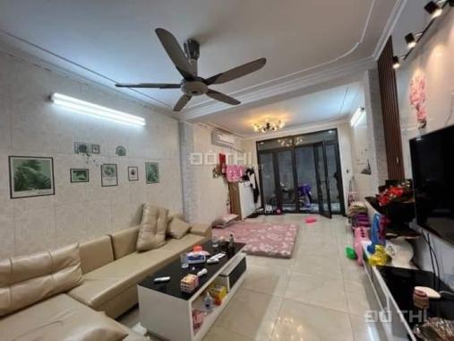 👉Nhà mặt ngõ 11 Tả Thanh Oai, thông ngõ 13 Tả Thanh Oai nhỉnh 2 tỷ