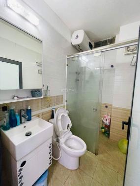 Bán nhà ngõ 35 Hoa Bằng, Yên Hòa, Cầu Giấy 35m2 xây 5 tầng, cách đường ô tô 10m giá 4.95 tỷ