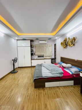 Bán nhà ngõ 35 Hoa Bằng, Yên Hòa, Cầu Giấy 35m2 xây 5 tầng, cách đường ô tô 10m giá 4.95 tỷ
