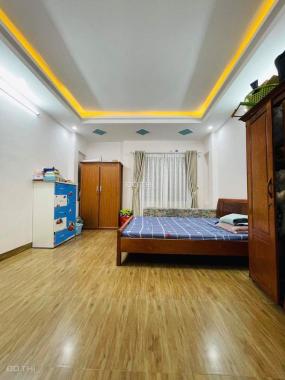 Bán nhà ngõ 35 Hoa Bằng, Yên Hòa, Cầu Giấy 35m2 xây 5 tầng, cách đường ô tô 10m giá 4.95 tỷ