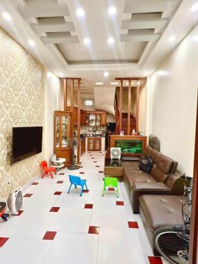 Bán nhà ngõ 35 Hoa Bằng, Yên Hòa, Cầu Giấy 35m2 xây 5 tầng, cách đường ô tô 10m giá 4.95 tỷ