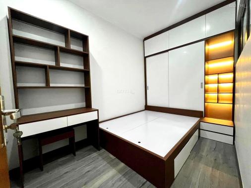 Bán Nhà Ngã Tư Sở- Quận Đống Đa, ngõ rộng thênh thang, ở ngay, 42m x4 tầng MT5m