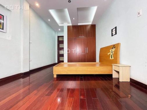 Bán nhà mặt ngõ Lạc Long Quân lô góc - 5 tầng ở ngay 35m2, 4,1 tỷ