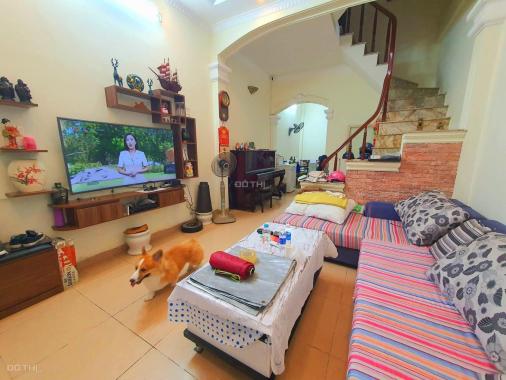 Bán nhà Lạc Long Quân 49m2 4 tầng 4.9 tỷ - lô góc - 3 thoáng