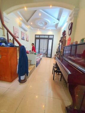 Bán nhà Lạc Long Quân 49m2 4 tầng 4.9 tỷ - lô góc - 3 thoáng