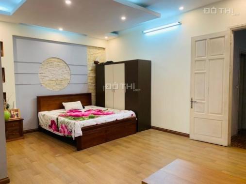 Bán gấp nhà mặt phố Vạn Bảo, 2 thoáng, DTXD50m2 x 5 tầng, MT 5m, chỉ 26,5 tỷ.