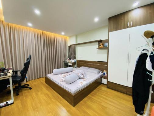 Bán gấp nhà mặt phố Vạn Bảo, 2 thoáng, DTXD50m2 x 5 tầng, MT 5m, chỉ 26,5 tỷ.