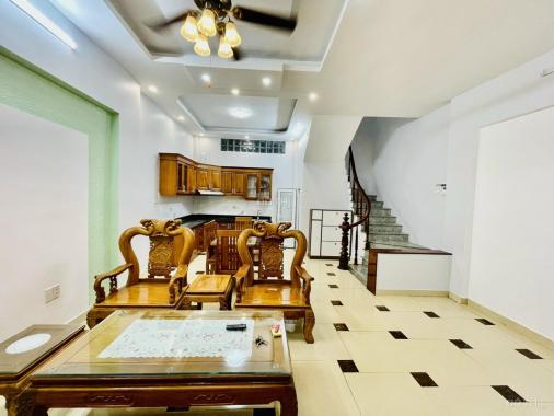 Bán nhà Yên Hòa, Cầu Giấy 35m2 xây 5 tầng, cách đường ô tô 10m giá 4,95 tỷ
