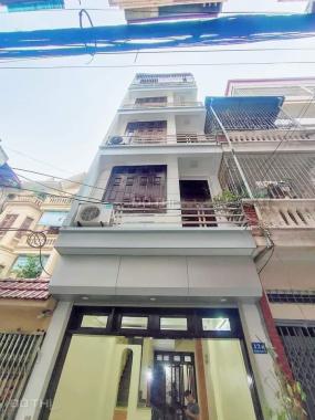 Ba bước chân ra Hồ Tây ôtô kinh doanh sầm uất ô chờ thang máy phố Trích Sài