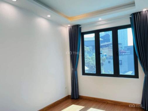 Bán nhà Xuân La gần phố - ngõ to - lô góc 30m2 x 6 tầng 4,1 tỷ
