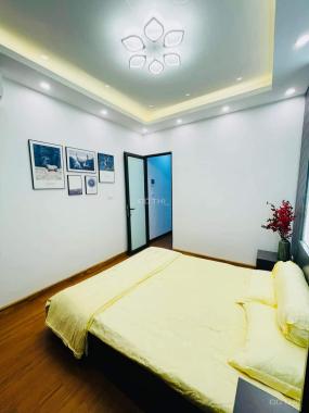 Bán nhà Xuân La gần phố - ngõ to - lô góc 30m2 x 6 tầng 4,1 tỷ