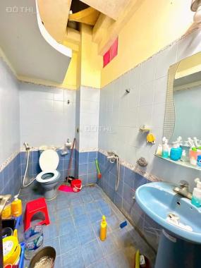 Cần tiền bán gấp nhà 39m2 phố Yên Phụ cạnh Hồ Tây