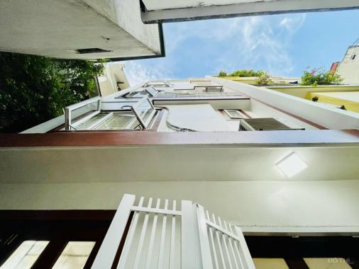 Bán nhà ngõ 175 đường Lạc Long Quân, Cầu Giấy 45m2 xây 5 tầng giá 5 tỷ