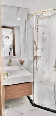 Chính chủ cho thuê căn Sunshine City 3 phòng ngủ 96,3m2, full nội thất mới tinh, view thoáng mát