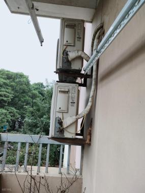 Cho thuê gấp căn hộ cực hiếm, đẹp, khép kín giá rẻ phố Huế tầng 4, 45m2, 3 mặt thoáng