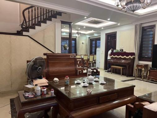 Bán biệt thự Bắc Linh Đàm, DT 250m2 x 4 tầng, mặt tiền 13m, giá rẻ nhất quận