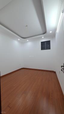 Bán nhà ngõ Đê La Thành, Đống Đa DT40m2x5 tầng, 6PN rộng, ngõ rộng gần phố giá 5,4 tỷ