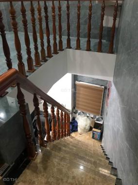 Bán nhà góc 2 mặt tiền đường Trần Bình Trọng, kế trường học. Giá 4,4 tỷ
