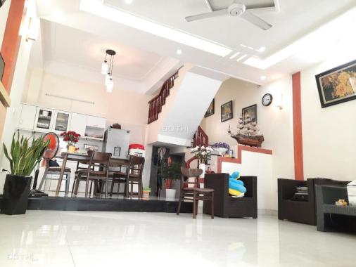 Hoàng Hoa Thám ngõ thông - 3 tầng mặt tiền rộng 57m2, 5,8 tỷ