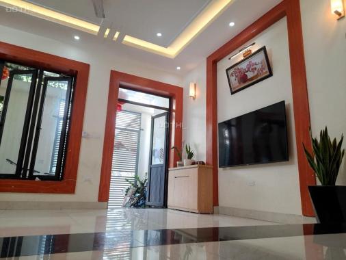 Hoàng Hoa Thám ngõ thông - 3 tầng mặt tiền rộng 57m2, 5,8 tỷ