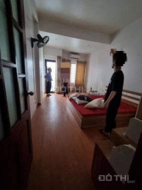 Cho thuê nhà làm CHDV Đặng Thai Mai 7 phòng full đồ, cạnh hồ