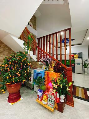Giảm cực sâu 700tr - nhà mới xây 3 tầng kiệt ô tô 5m sát cầu Sông Hàn sau lưng trường quốc tế abc