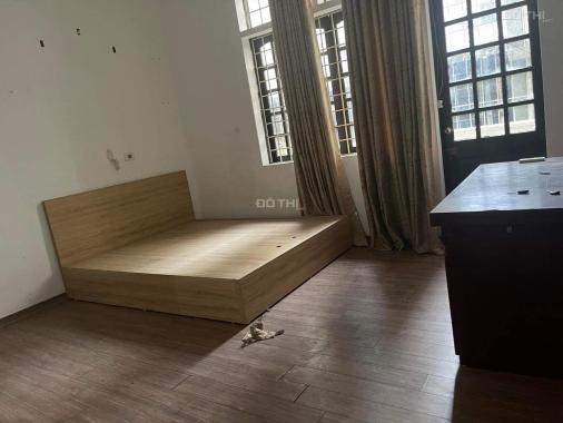 Hiếm bán nhà phân lô Hoàng Văn Thái ô tô đỗ cửa - 2 thoáng - nở hậu