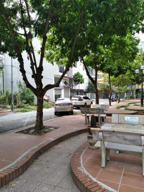 Cần bán nhà TĐC Tu Hoàng, 40m2, 5t view vườn hoa. Giá 6, x tỷ