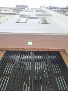 Bán nhà phố Đại La, Hai Bà Trưng, gần phố, ba gác đỗ cửa, ở ngay, 40m2, 4 tầng, giá 4 tỷ 4