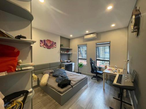 Đại La, Hai Bà Trưng, nhà đập hộp, gần phố, mặt tiền rộng, 50m2, 5 tầng, chỉ 5 tỉ 4