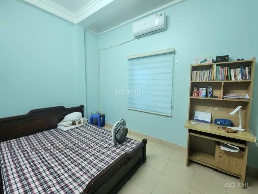 Nguyễn Ngọc Vũ - 42m2 - 9 phòng - DT 30tr/ tháng - chỉ 5 tỷ 2