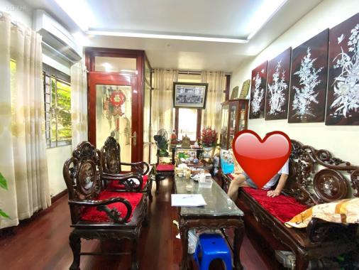 Giảng viên bán căn Xuân Thủy để mua nhà to, 37m2 gần phố giá nhỉnh 4 tỷ 5