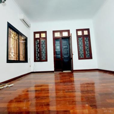 Đại La, Hai Bà Trưng, 1 nhà ra phố, oto đỗ cửa, thông ngõ, vị trí tuyệt đẹp, 44m2, hơn 5 tỉ