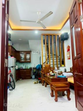 Bán nhà Kim Đồng-Tân Mai, 35m2, 5 tầng, mới, ngõ ba gác tránh xe máy, ô tô gần. Giá 3,3 tỷ