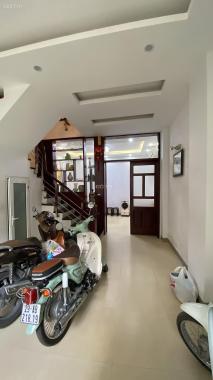 Bán nhà Giáp Bát, Hoàng Mai, nhà ở ngay, 1 nhà ra  phố, lô góc, 44m2, 5T giá chỉ 4 tỉ8
