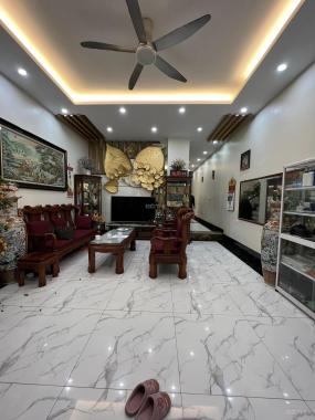 Bán Nhà Chùa Bộc Quận Đống Đa. Tặng nội thất, Gần Phố. 44m x4 Tầng.Mt 4,3m