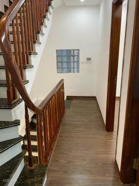 Bán nhà xây mới, mt 4m*5 tầng tại La Khê, Hà Đông, giá hạt rẻ