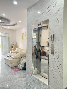 Bán nhà 3 tầng, có thang máy thuộc KDT Hà Quang - Phường Phước Hải - Nha Trang