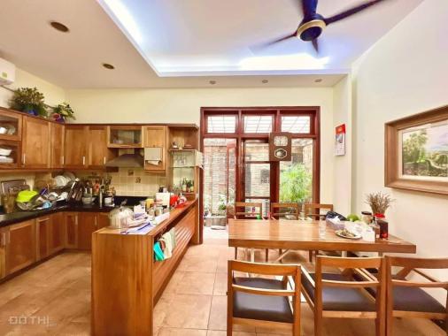 Bán nhà riêng tại Đường Dịch Vọng, Phường Dịch Vọng, Cầu Giấy, Hà Nội diện tích 99m2 giá 30 Tỷ