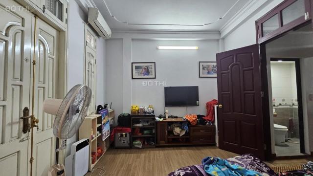 BÁN NHÀ LÔ GÓC HOÀN KIẾM-2 MẶT THOÁNG - NHÀ ĐẸP SANG CHẢNH TÂN CỔ ĐIỂN- GIÁ TỐT.