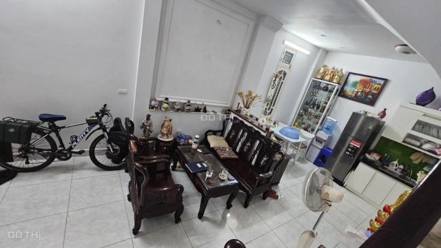 BÁN NHÀ LÔ GÓC HOÀN KIẾM-2 MẶT THOÁNG - NHÀ ĐẸP SANG CHẢNH TÂN CỔ ĐIỂN- GIÁ TỐT.