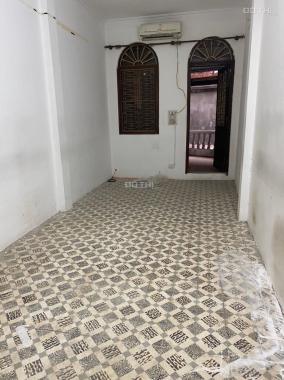 Nhà dân xây phố Phương Mai, quận Đống Đa, 44 mét vuông, 3 tầng 3 phòng ngủ, 4 tỷ hai!!!